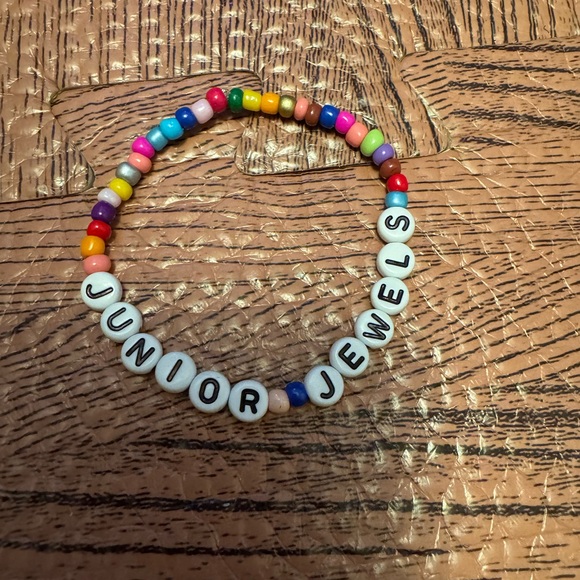 Fearless-inspired Taylor Swift friendship bracelets - Picture 2 of 6